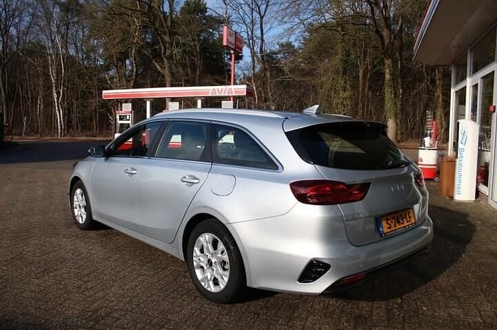 Occasion Kia Ceed 120 PK (88 kW) 2023 Grijs Hatchback
