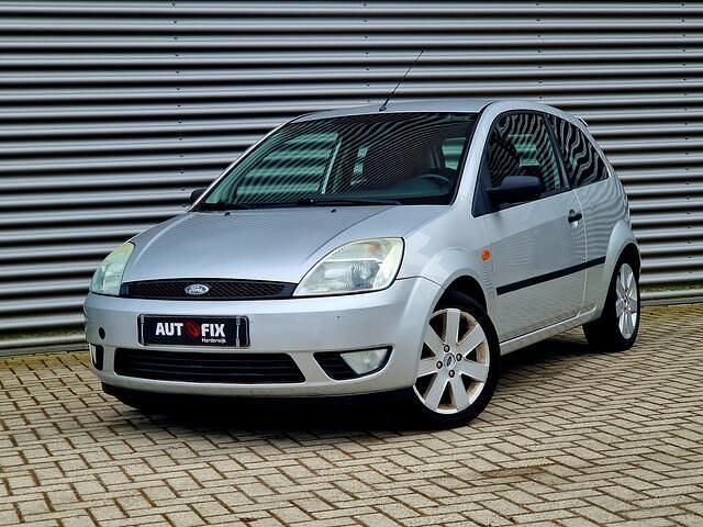 Grijs Occasion 2004 Ford Fiesta Futura Hatchback | € 999 (Goede deal) - Afbeelding 1/4