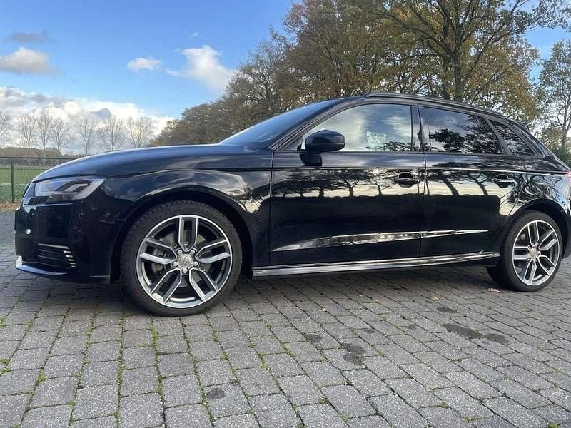 Occasion Audi A3 e-tron S-Line 150 PK (110 kW) 2020 Zwart Hatchback
