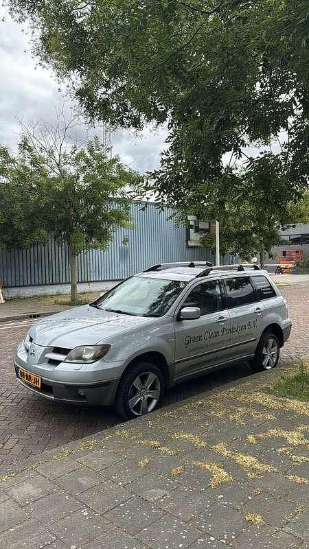 Grijs Gebruikt 2004 Mitsubishi Outlander SUV | € 4.500 (Duur) - Afbeelding 1/4