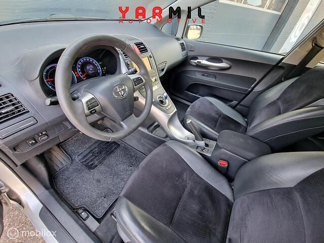 Occasion Toyota Auris Executive 99 PK (72 kW) 2010 Grijs Hatchback