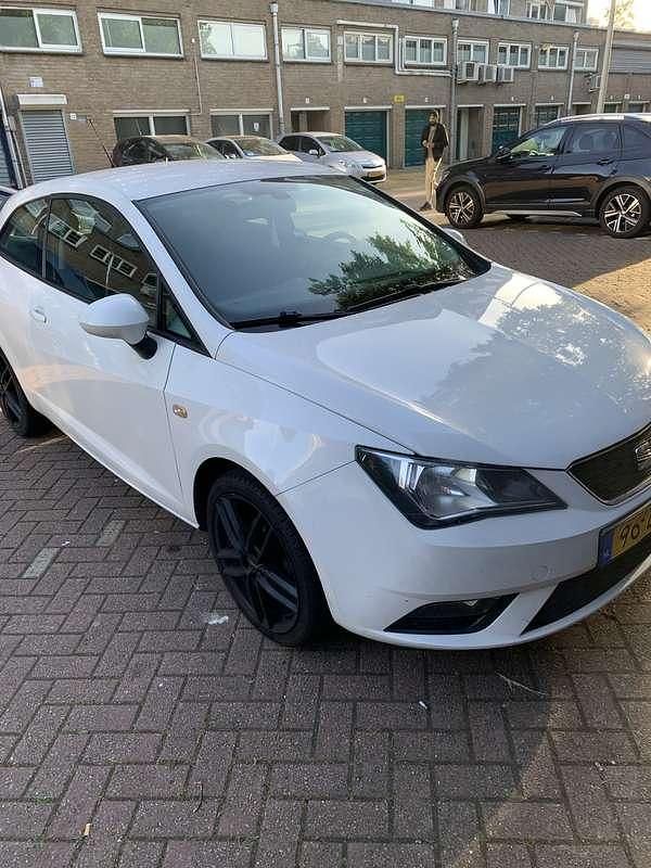 Gebruikt 2012 Seat Ibiza SC Hatchback | € 2.500 - Afbeelding 1/4
