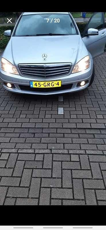 Grijs Gebruikt 2008 Mercedes C180 Sedan | € 5.300 (Goede deal) - Afbeelding 1/4