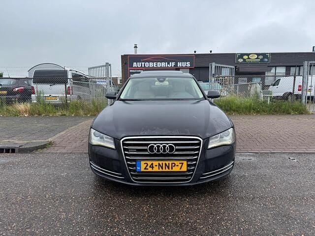 Grijs Gebruikt 2010 Audi A8 Sedan | € 8.950 - Afbeelding 1/4