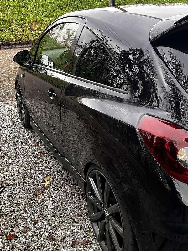 Occasion Opel Corsa OPC 211 PK (155 kW) 2011 Zwart MPV