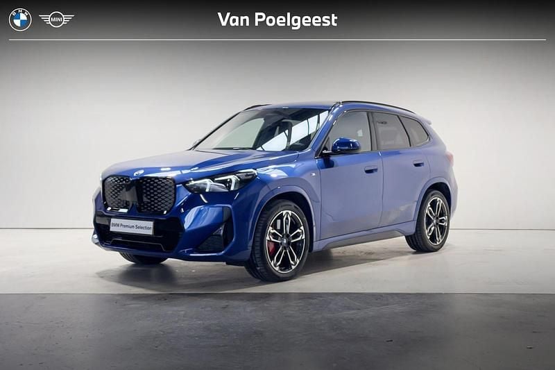 Blauw Gebruikt 2024 BMW iX1 M Sport SUV | € 42.900 - Afbeelding 1/4