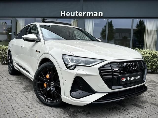 Geel Gebruikt 2022 Audi e-tron Sportback S-Line SUV | € 44.950 (Duur) - Afbeelding 1/4