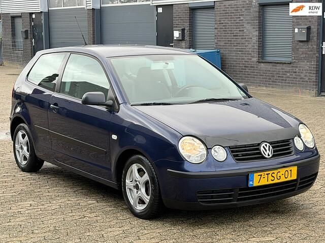 Blauw Gebruikt 2005 VW Polo Hatchback | € 1.199 (Goede deal) - Afbeelding 1/4