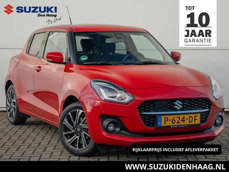 Rood Occasion 2022 Suzuki Swift Style Hatchback | € 17.950 (Eerlijke prijs) - Afbeelding 1/3