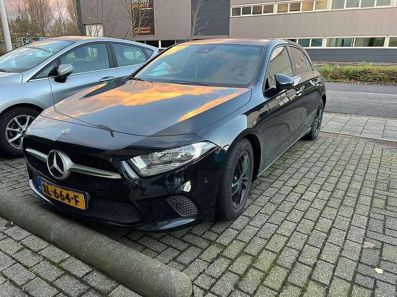 Zwart Gebruikt 2019 Mercedes A160 Advantage Stationwagen | € 18.900 (Eerlijke prijs) - Afbeelding 1/4