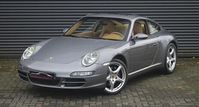 Grijs Occasion 2006 Porsche 911 Carrera 4 Coupé | € 38.950 (Eerlijke prijs) - Afbeelding 1/4