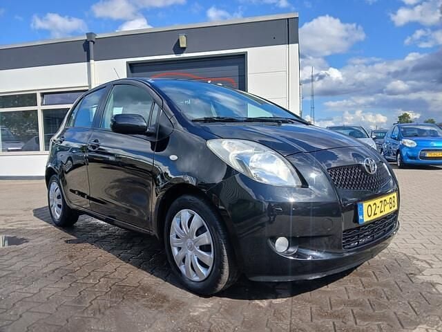 Zwart Gebruikt 2008 Toyota Yaris Hatchback | € 2.999 (Goede deal) - Afbeelding 1/4