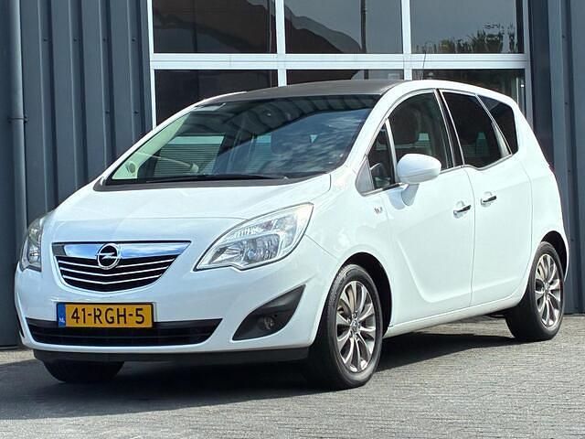 Wit Gebruikt 2011 Opel Meriva Cosmo MPV | € 3.499 (Eerlijke prijs) - Afbeelding 1/4