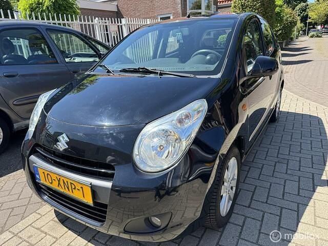 Zwart Gebruikt 2012 Suzuki Alto Exclusive Hatchback | € 2.450 (Eerlijke prijs) - Afbeelding 1/4