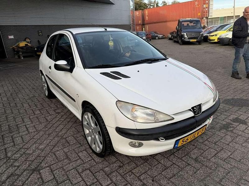 Wit Gebruikt 1999 Peugeot 206 Hatchback | € 1.390 (Eerlijke prijs) - Afbeelding 1/4