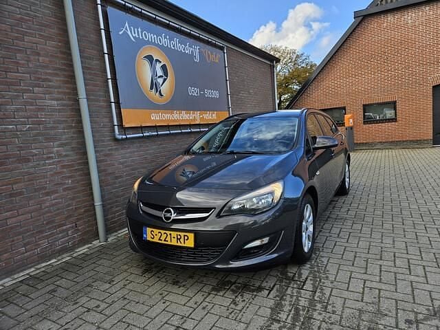 Grijs Gebruikt 2014 Opel Astra Sport Stationwagen | € 2.995 (Goede deal) - Afbeelding 1/4