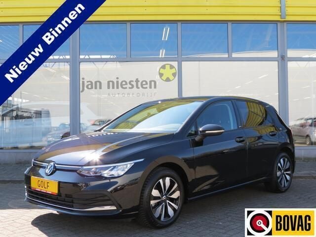 Zwart Gebruikt 2023 VW Golf VIII Hatchback | € 27.950 (Eerlijke prijs) - Afbeelding 1/4