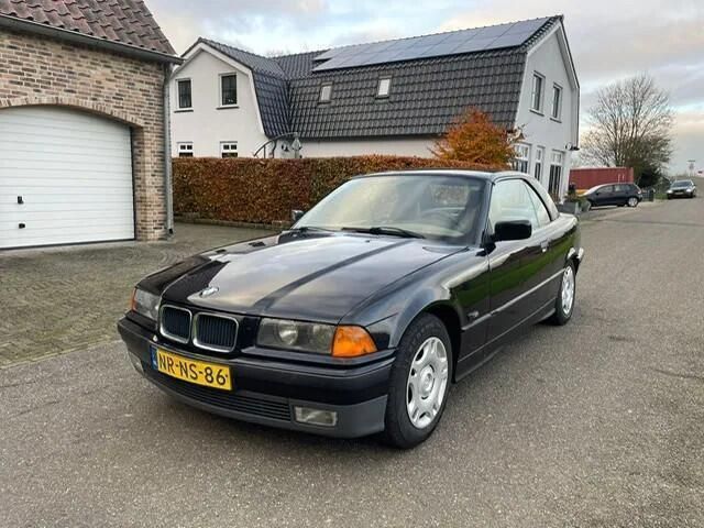 Zwart Gebruikt 1996 BMW 318 Executive Cabriolet | € 2.995 - Afbeelding 1/4