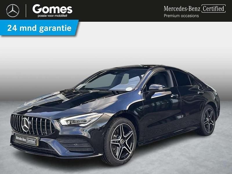 Zwart Gebruikt 2021 Mercedes CLA250e Business Sedan | € 34.950 (Eerlijke prijs) - Afbeelding 1/4