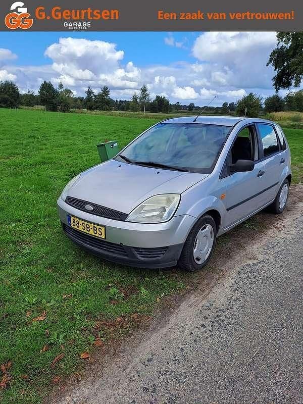 Grijs Gebruikt 2005 Ford Fiesta Hatchback | € 654 (Goede deal) - Afbeelding 1/4
