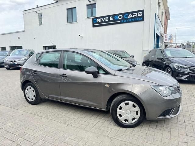 Grijs Gebruikt 2015 Seat Ibiza Reference Sedan | € 5.950 (Eerlijke prijs) - Afbeelding 1/4