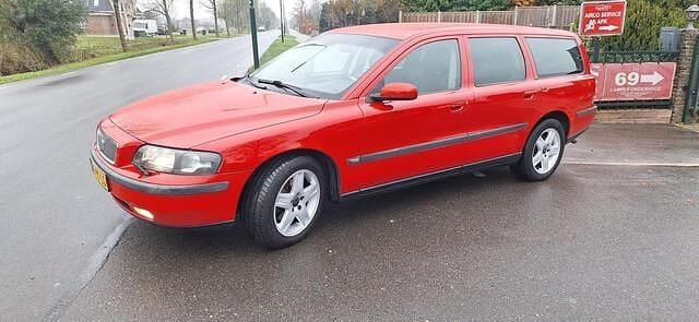 Rood Gebruikt 2004 Volvo V70 Stationwagen | € 1.750 (Goede deal) - Afbeelding 1/4