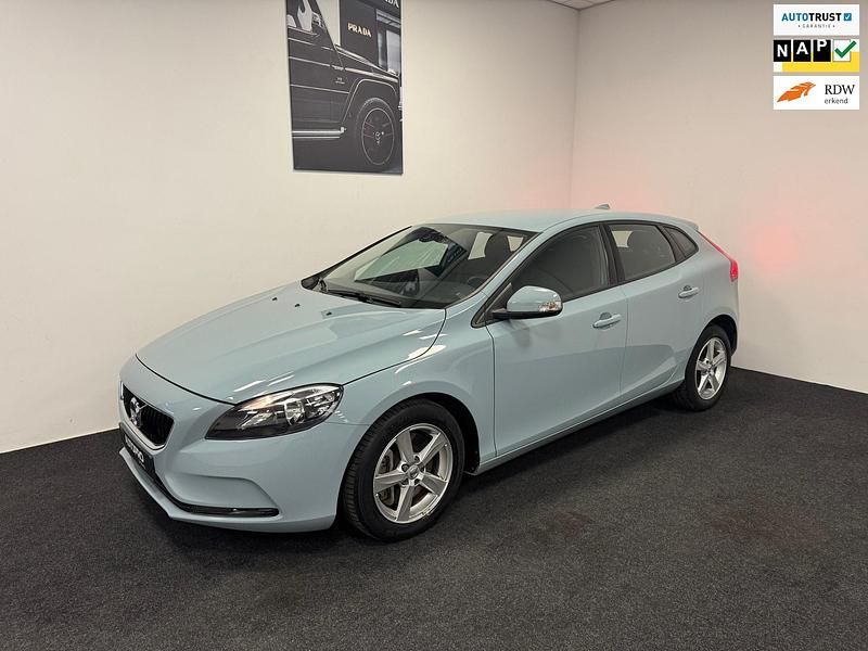 Blauw Gebruikt 2017 Volvo V40 Stationwagen | € 17.490 (Goede deal) - Afbeelding 1/4