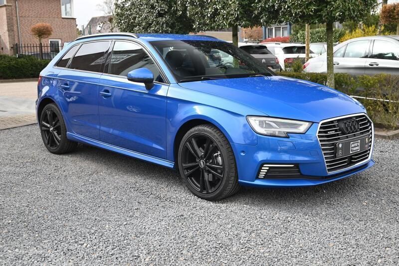 Blauw Gebruikt 2020 Audi A3 Sportback S-Line Hatchback | € 25.450 (Goede deal) - Afbeelding 1/4