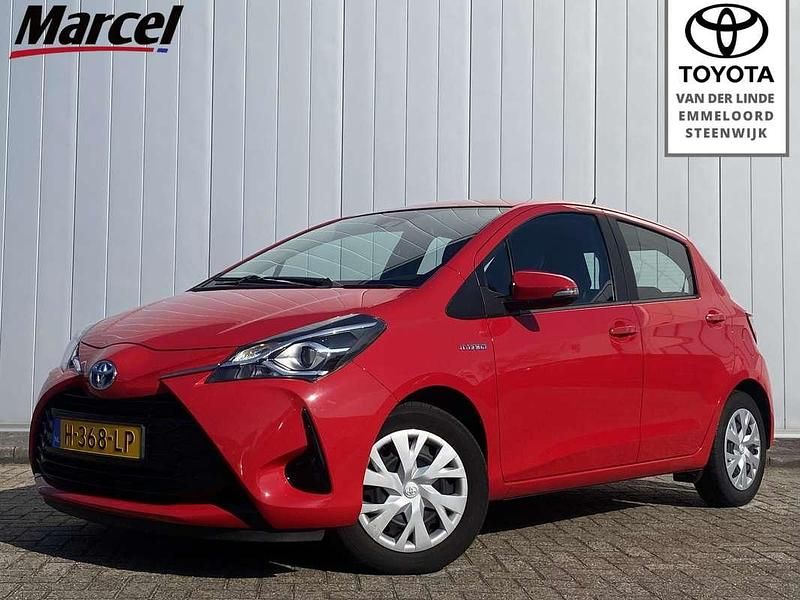 Occasion Toyota Yaris Hybrid Active 2020 Rood Hatchback