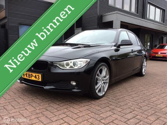 Zwart Gebruikt 2013 BMW 320 Executive Sedan | € 11.950 (Iets duurder) - Afbeelding 1/4