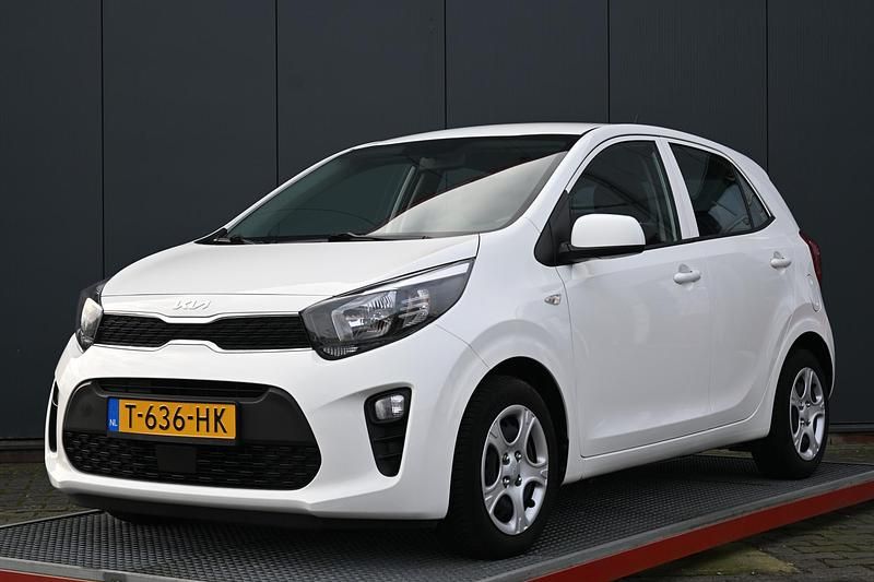 Wit Occasion 2023 Kia Picanto Comfort Hatchback | € 11.950 (Goede deal) - Afbeelding 1/4