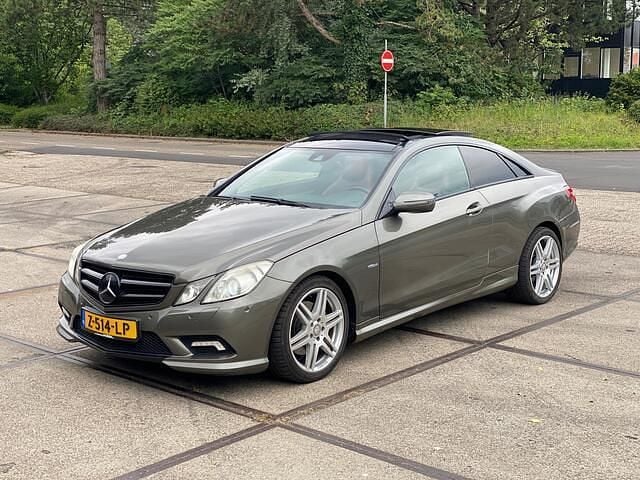 Groen Gebruikt 2009 Mercedes E350 Elegance Coupé | € 9.999 (Eerlijke prijs) - Afbeelding 1/4