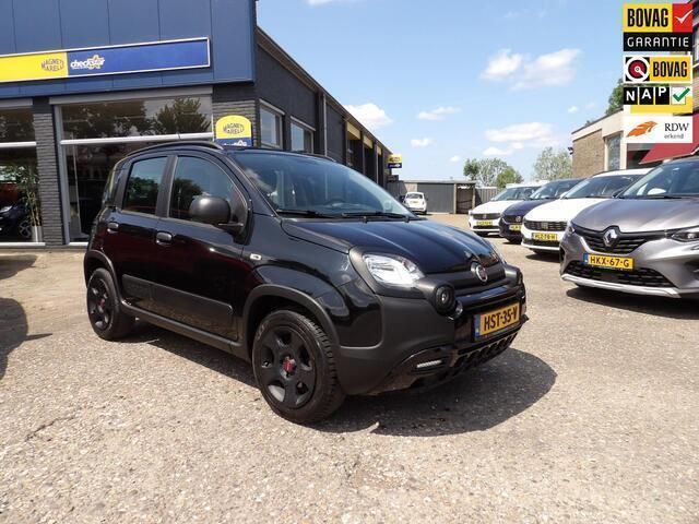 Zwart Gebruikt 2020 Fiat Panda Cross Cross Hatchback | € 11.950 (Eerlijke prijs) - Afbeelding 1/4