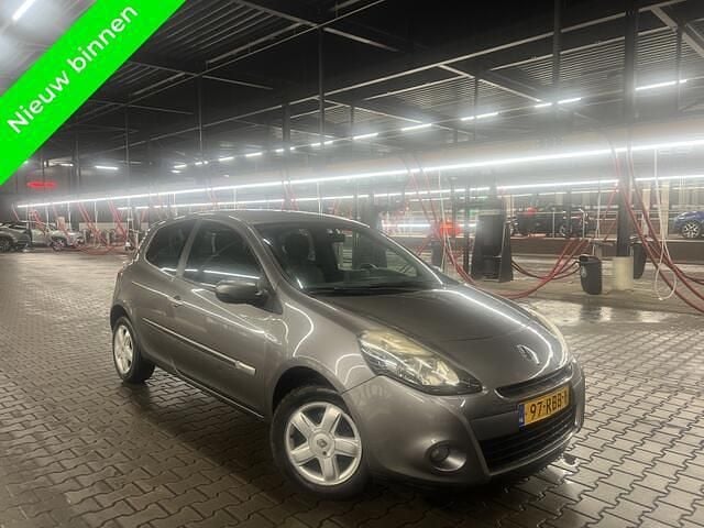 Grijs Gebruikt 2011 Renault Clio II Hatchback | € 2.499 (Eerlijke prijs) - Afbeelding 1/4