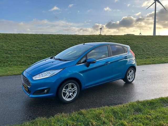 Occasion Ford Fiesta Titanium 101 PK (74 kW) 2013 Blauw Hatchback