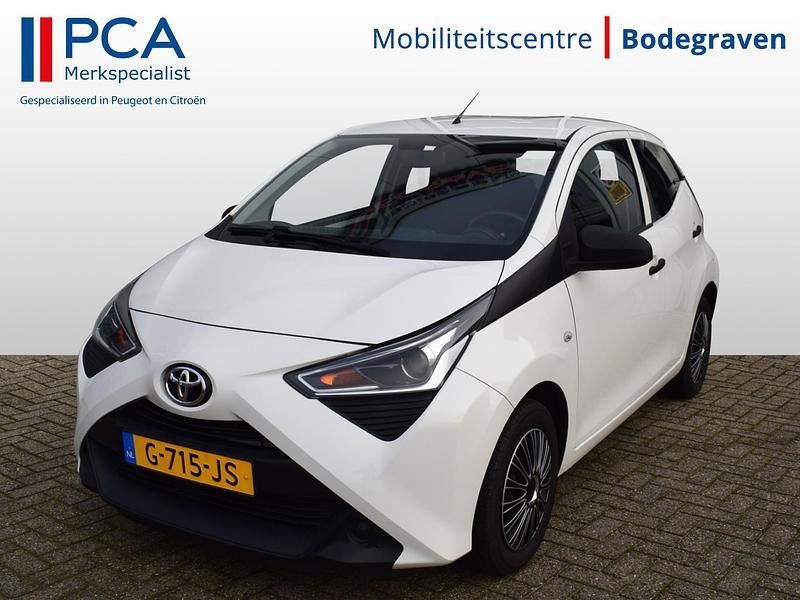Wit Gebruikt 2019 Toyota Aygo Hatchback | € 7.995 (Goede deal) - Afbeelding 1/4