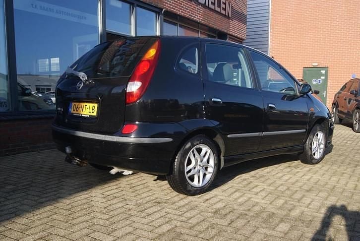 Occasion Nissan Almera Tino Acenta 116 PK (85 kW) 2004 Zwart (metallic) MPV