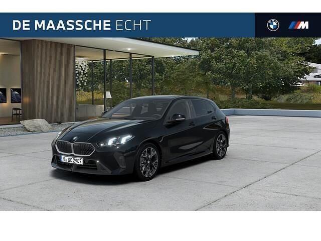 Zwart Nieuw 2025 BMW 120 Comfort Edition Hatchback | € 49.790 (Super prijs) - Afbeelding 1/4