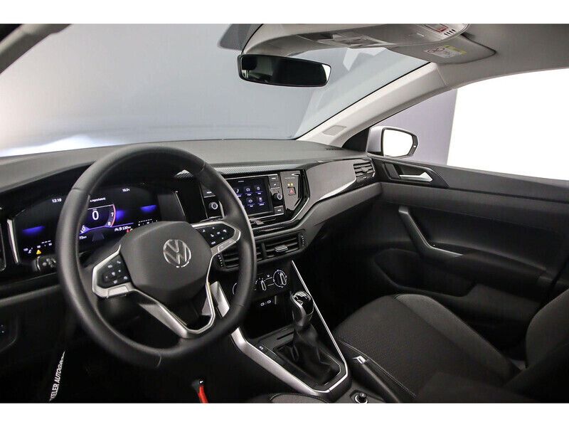Reflex silver Gebruikt 2023 VW Polo Life Hatchback | € 23.900 (Iets duurder) - Afbeelding 1/4