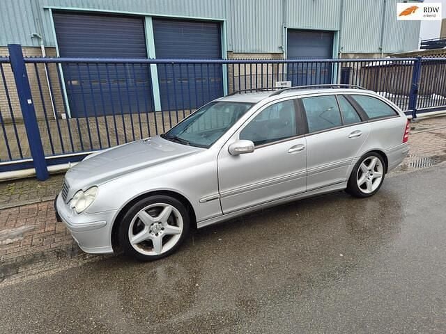 Grijs Occasion 2002 Mercedes C240 Stationwagen | € 2.499 (Eerlijke prijs) - Afbeelding 1/4