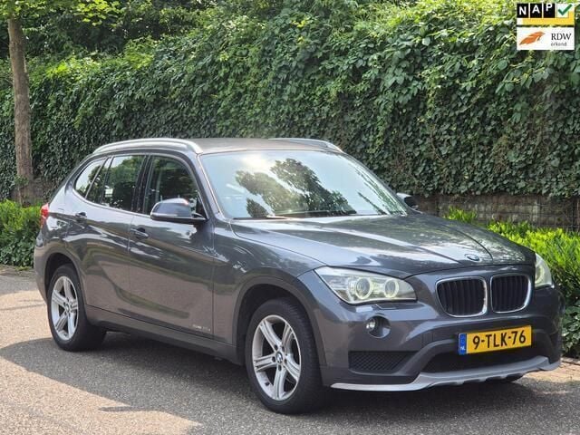 Grijs Gebruikt 2014 BMW X1 Executive SUV | € 9.500 (Eerlijke prijs) - Afbeelding 1/4