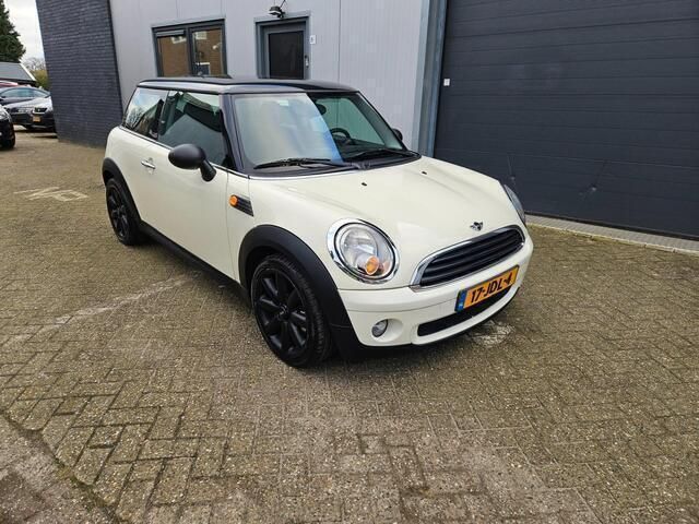 Wit Gebruikt 2009 Mini ONE Hatchback | € 3.450 (Eerlijke prijs) - Afbeelding 1/4