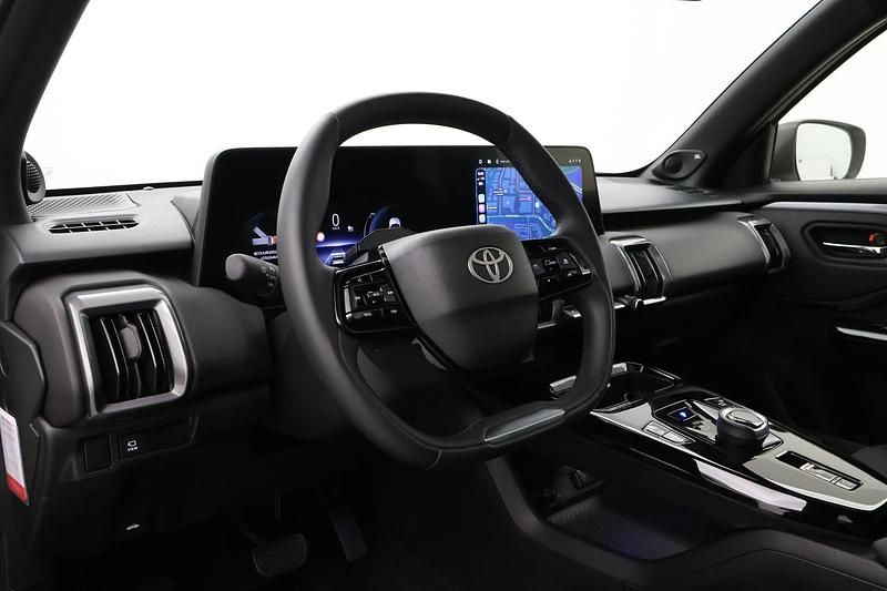 Nieuw Toyota Urban Cruiser Executive 11 kW (15 PK) 2026 Wit SUV