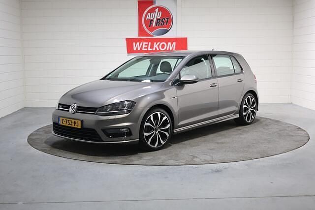 Grijs Gebruikt 2017 VW Golf VII R-line Hatchback | € 16.950 (Eerlijke prijs) - Afbeelding 1/4