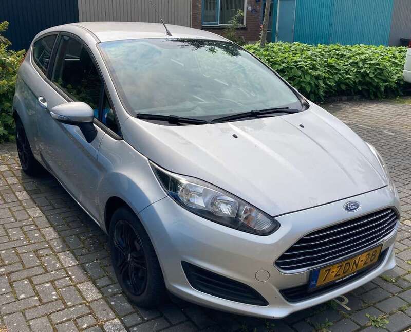 Zilver Gebruikt 2014 Ford Fiesta Style Hatchback | € 6.000 (Goede deal) - Afbeelding 1/4