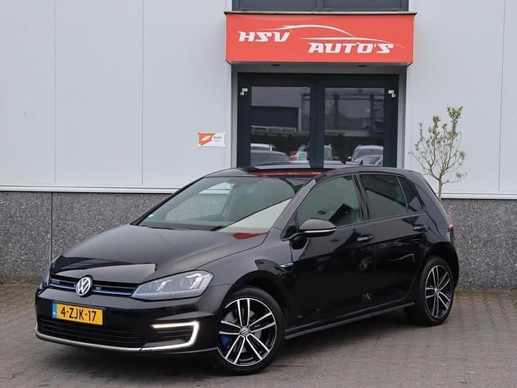 Occasion 2015 VW e-Golf GTE Hatchback | € 8.445 (Eerlijke prijs) - Afbeelding 1/3