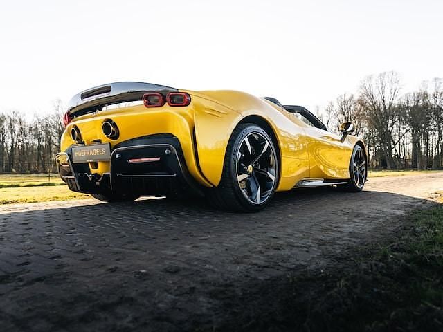 Occasion Ferrari SF90 2023 Geel (parellak) Cabriolet