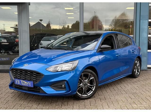 Blauw Gebruikt 2018 Ford Focus ST-Line Hatchback | € 13.950 (Iets duurder) - Afbeelding 1/4