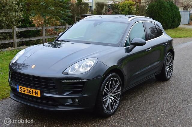 Grijs Occasion 2016 Porsche Macan Turbo SUV | € 28.995 - Afbeelding 1/4
