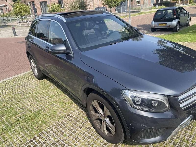 Grijs Occasion 2016 Mercedes GLC220 Prestige Stationwagen | € 26.500 (Duur) - Afbeelding 1/4